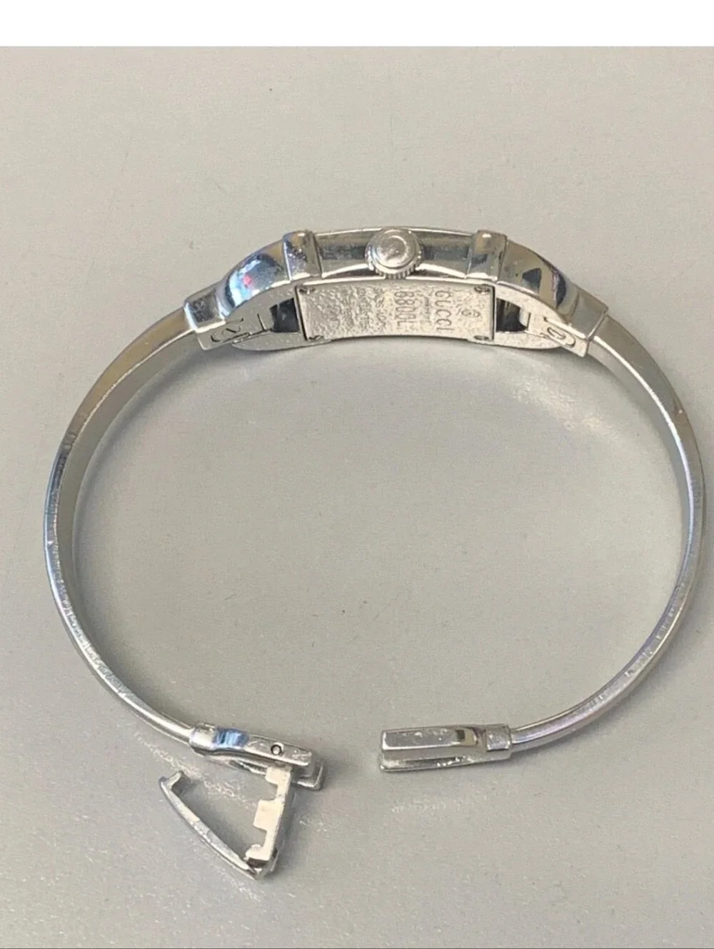 Gucci 6800L Bangle Watch: